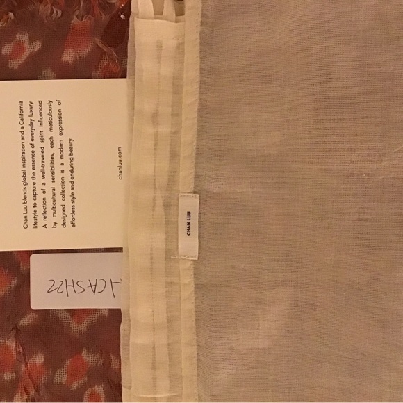 Chan Luu cashmere - silk shawl Rectangular 58” x 62” - Picture 8 of 11